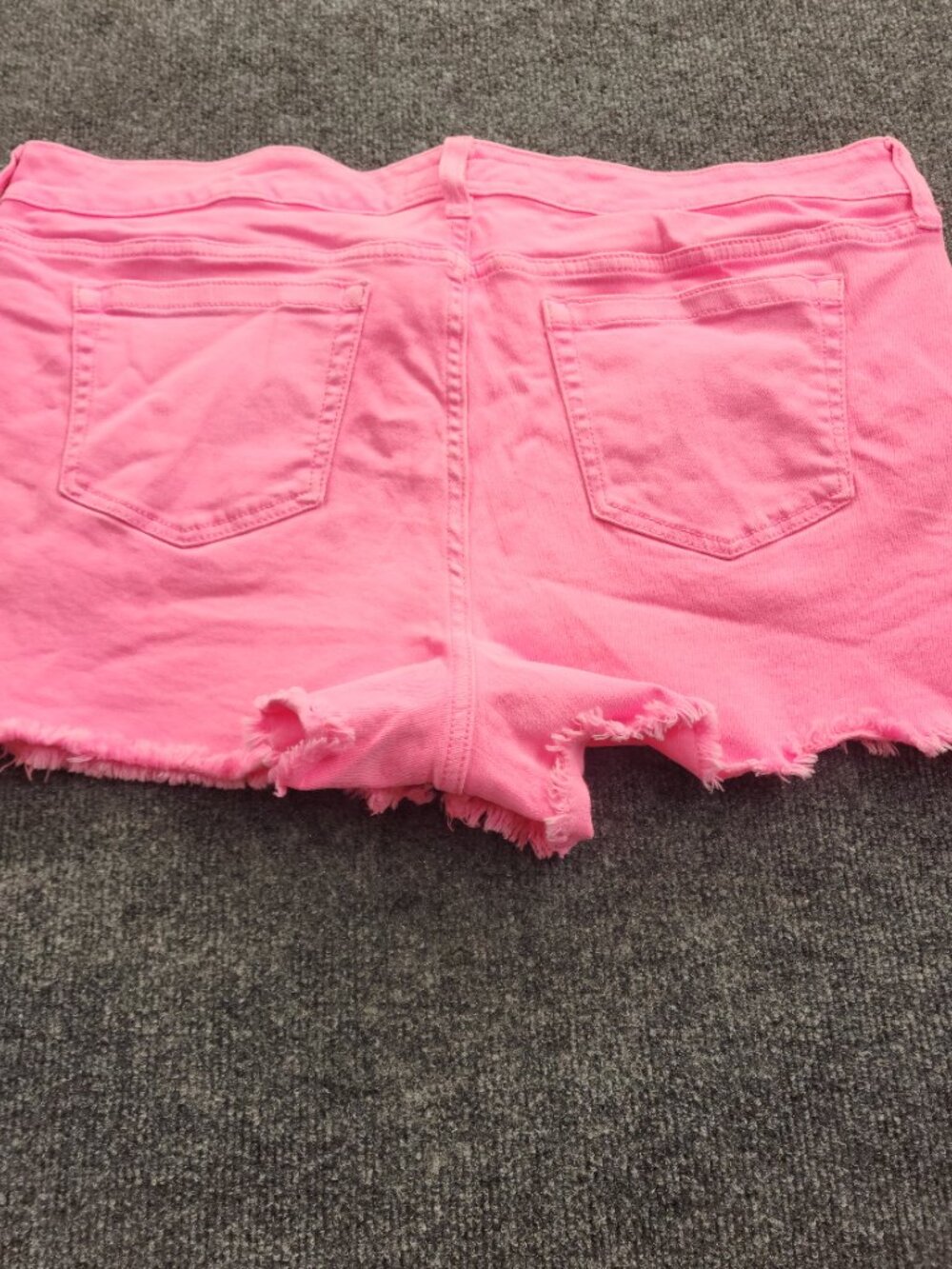Barbiecore Hot Pink Denim Shorts Frayed Raw Hem Summer Plus Size 16 - Picture 4 of 11